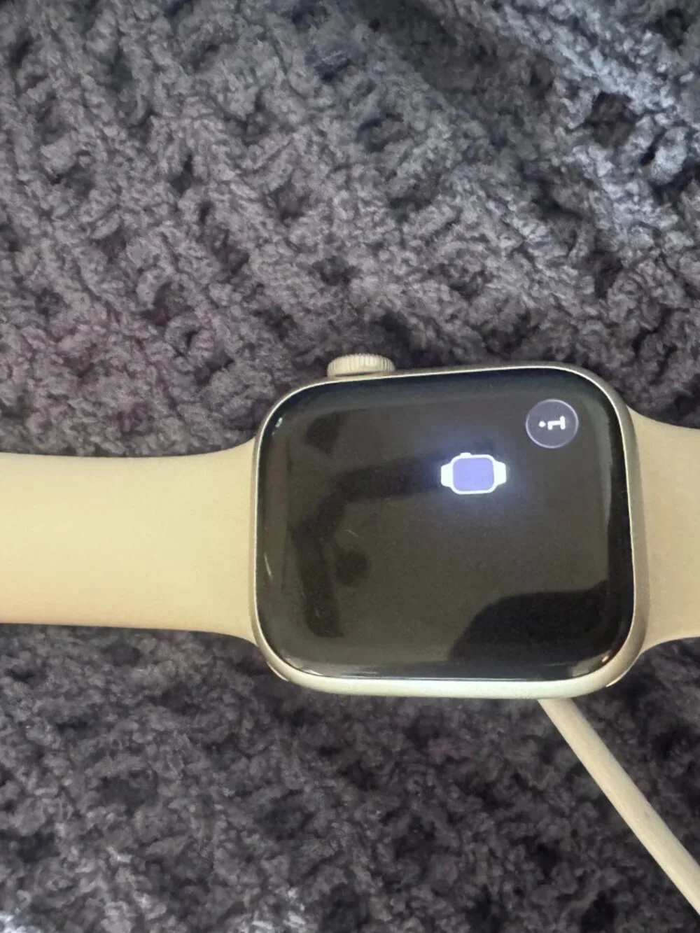 Apple - Watch Series 7 GPS + Cellular, 41mm Starlight Aluminum & Starlight Band